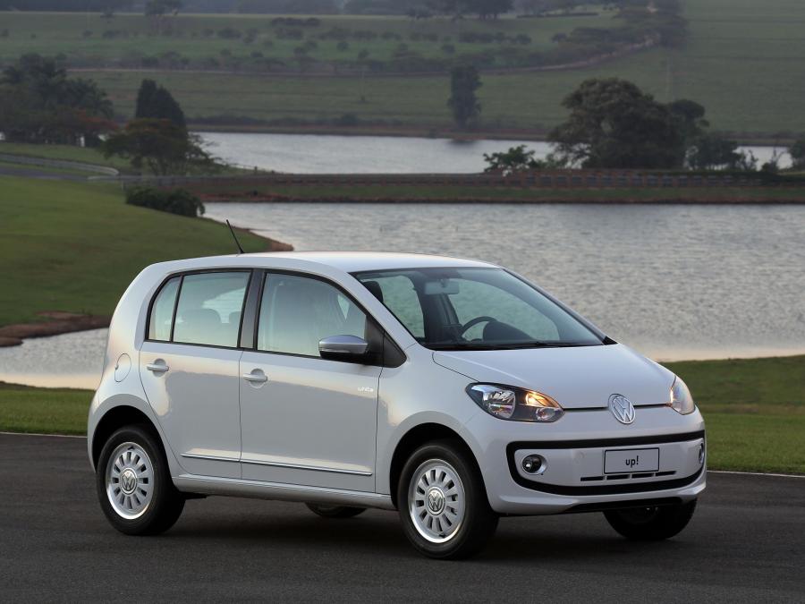  Volkswagen up! White 2014 года  (BR) (фото 1 из 6)
